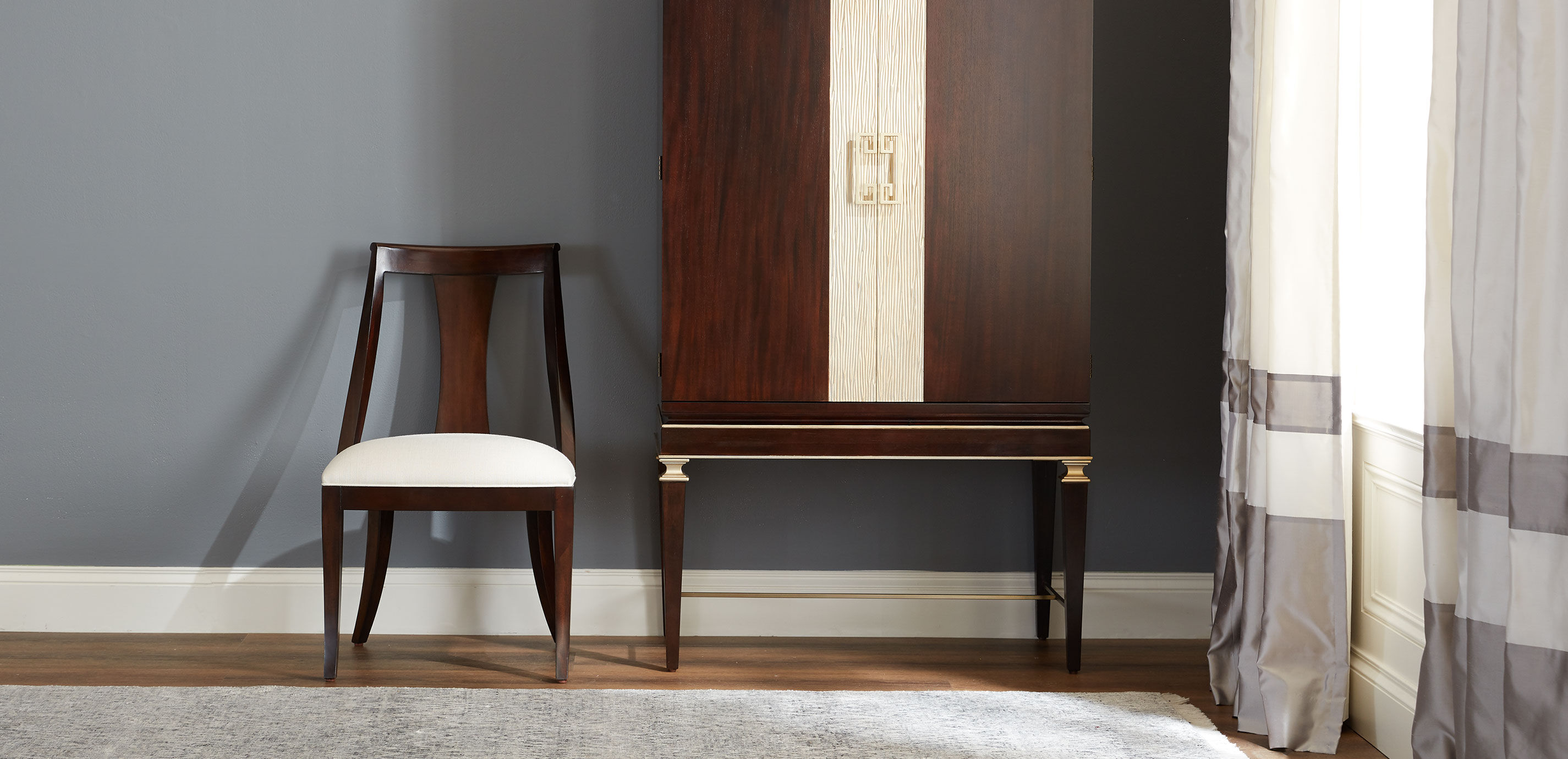 Evansview Bar Cabinet_10