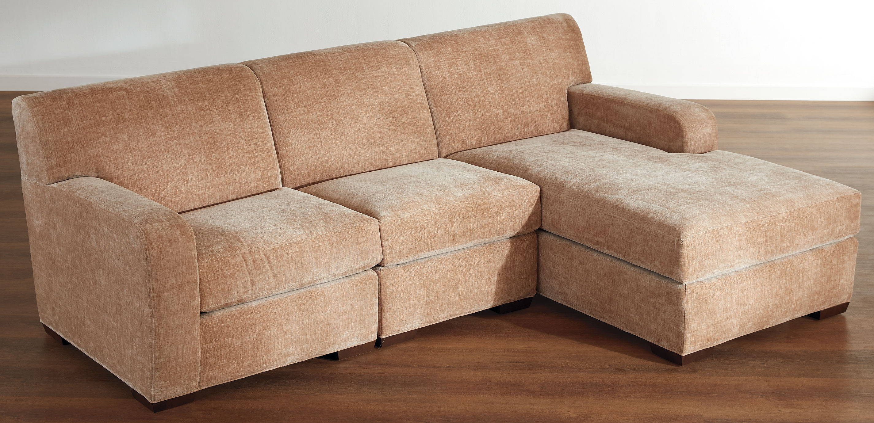 Kellan Three-Piece Chaise Sectional_4