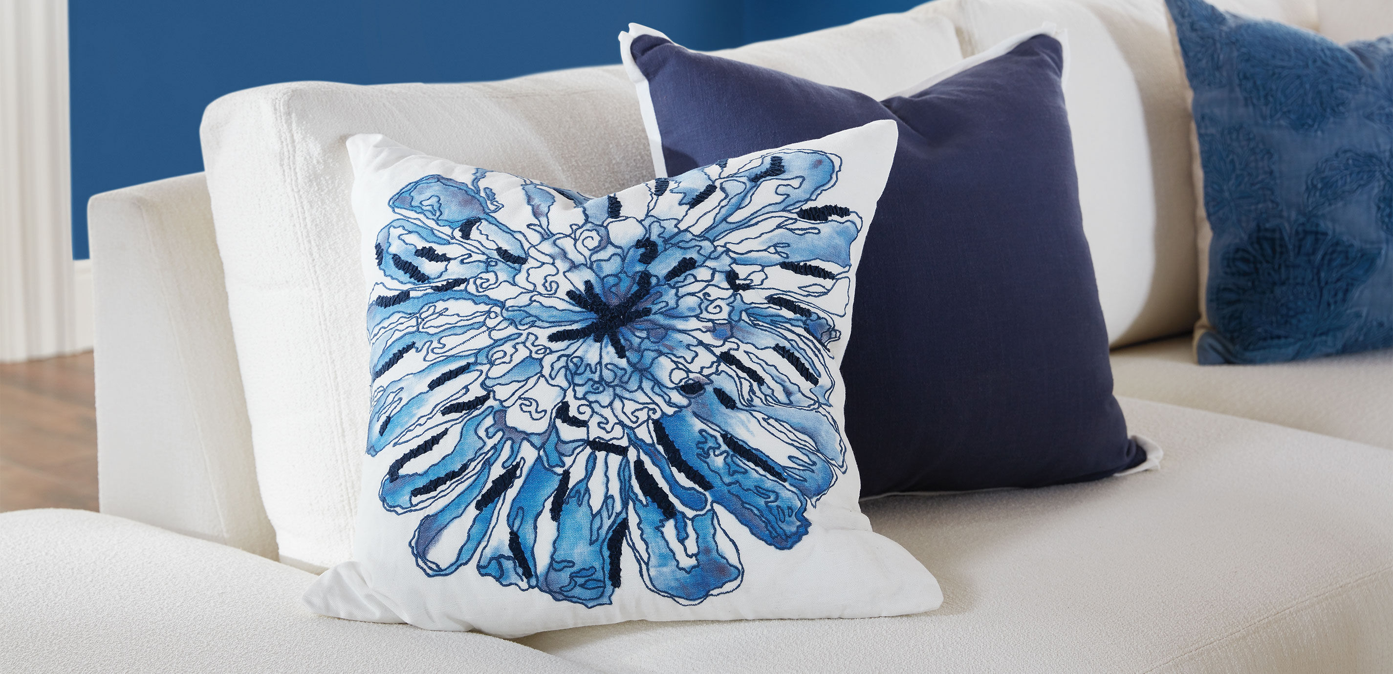 Oversized Bloom Pillow_2