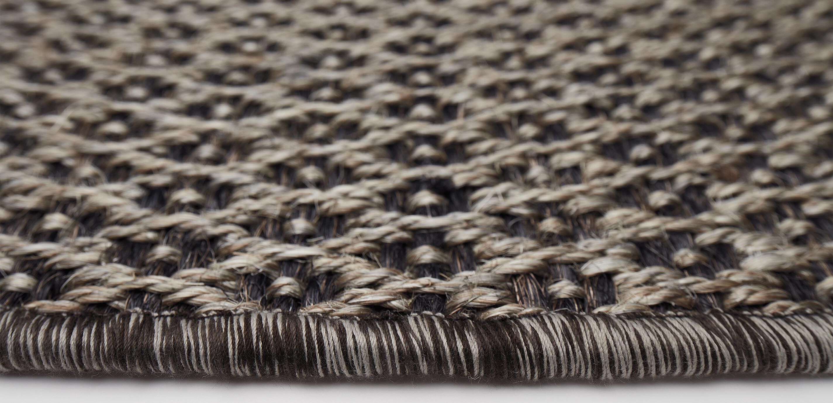 Raylan Serged Rug_3