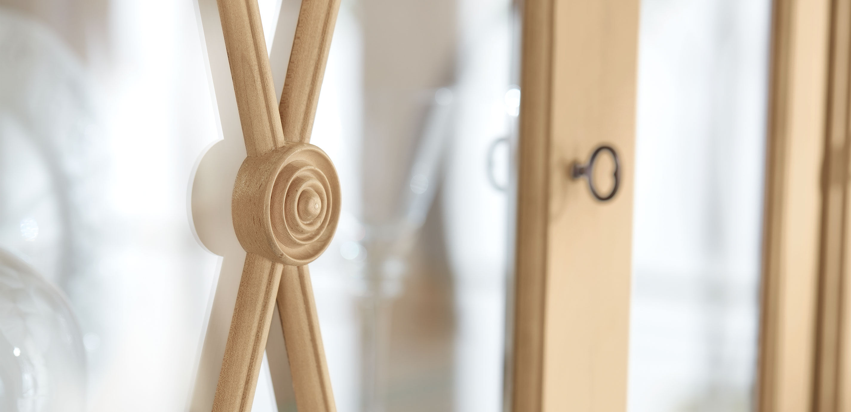 Davos Tall Display Cabinet with Glass Doors_8