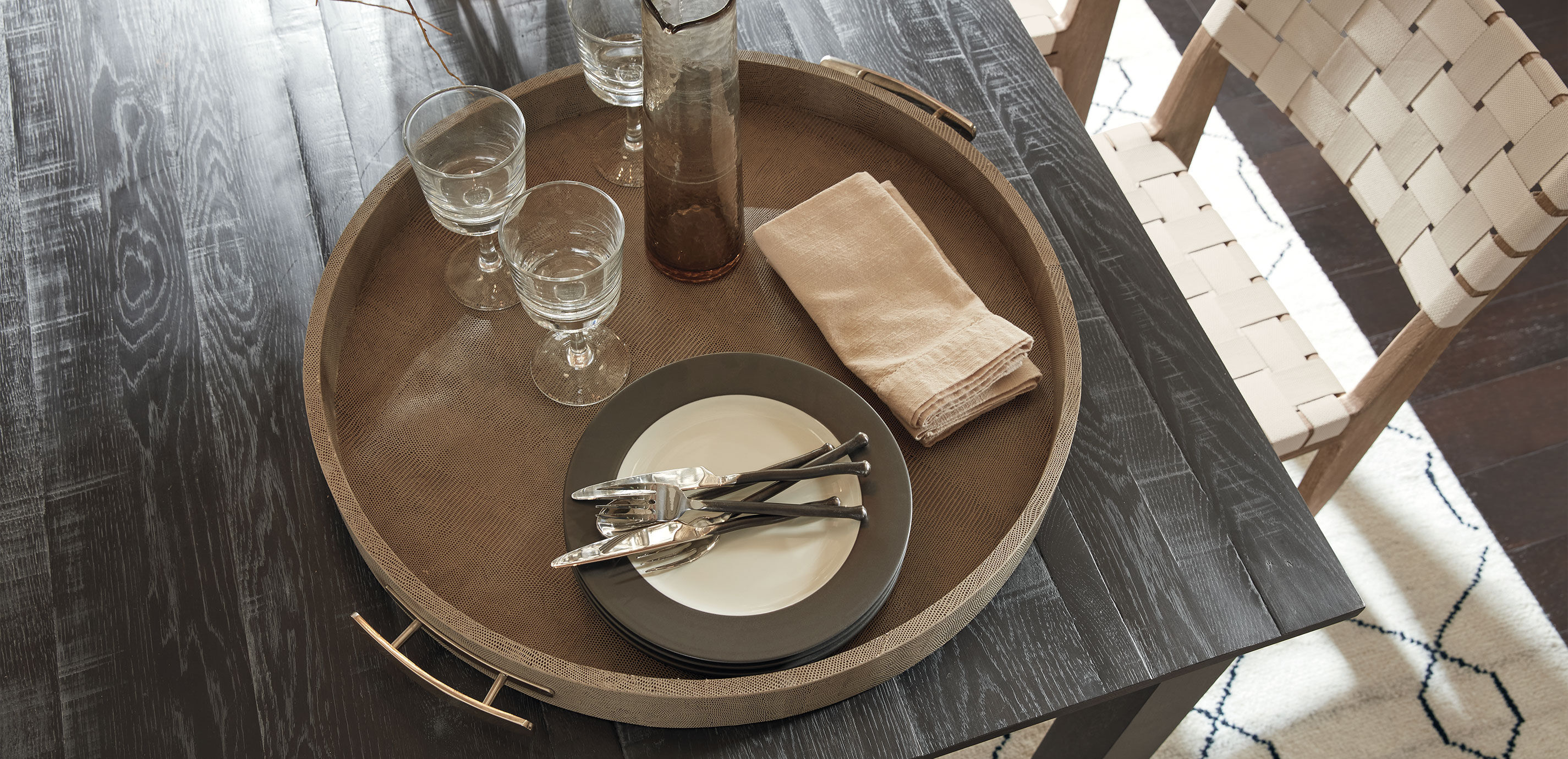 Embossed Round Leather Tray_3