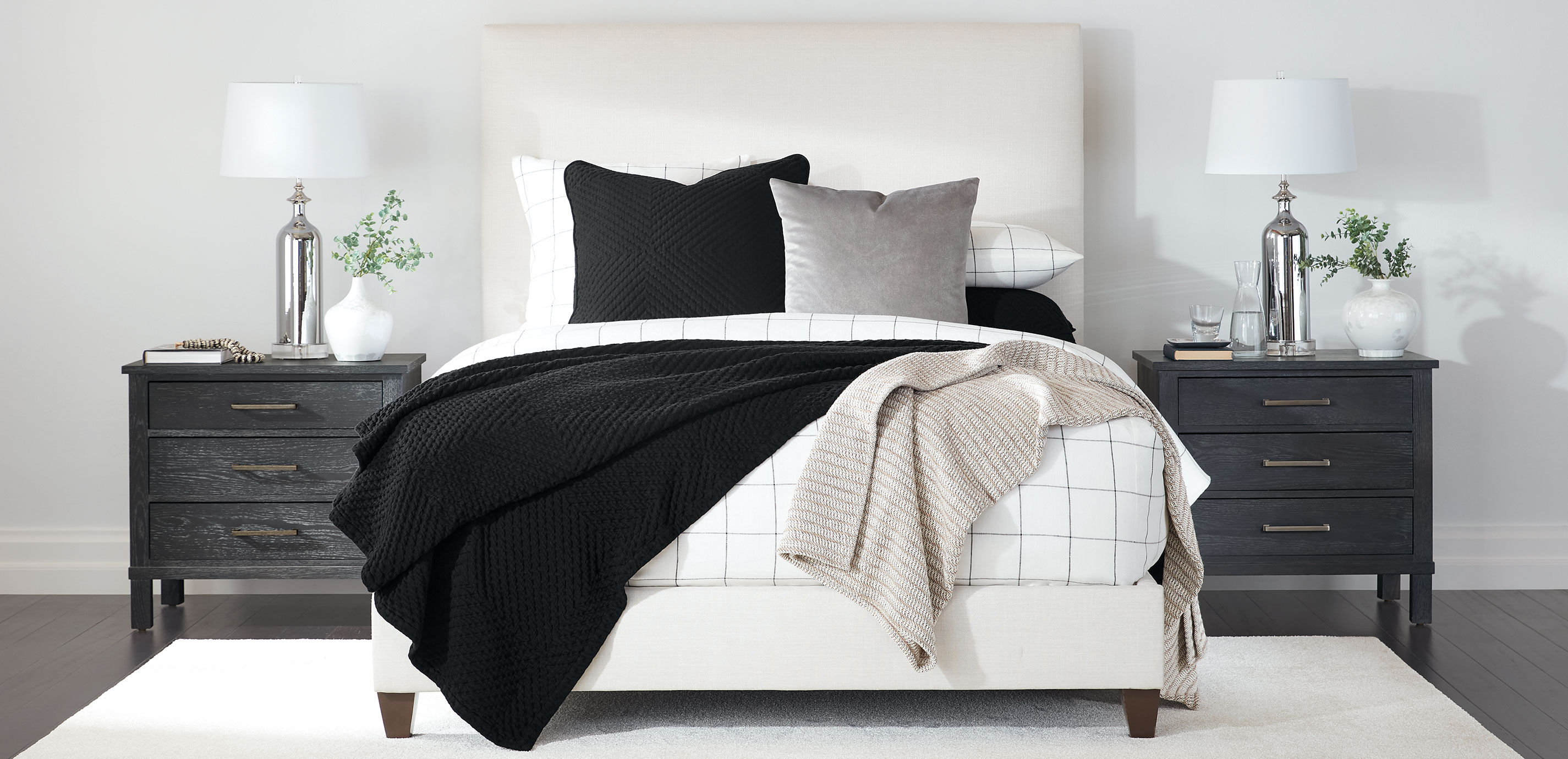 Geometric Matelasse Coverlet and Shams Set, Black_5