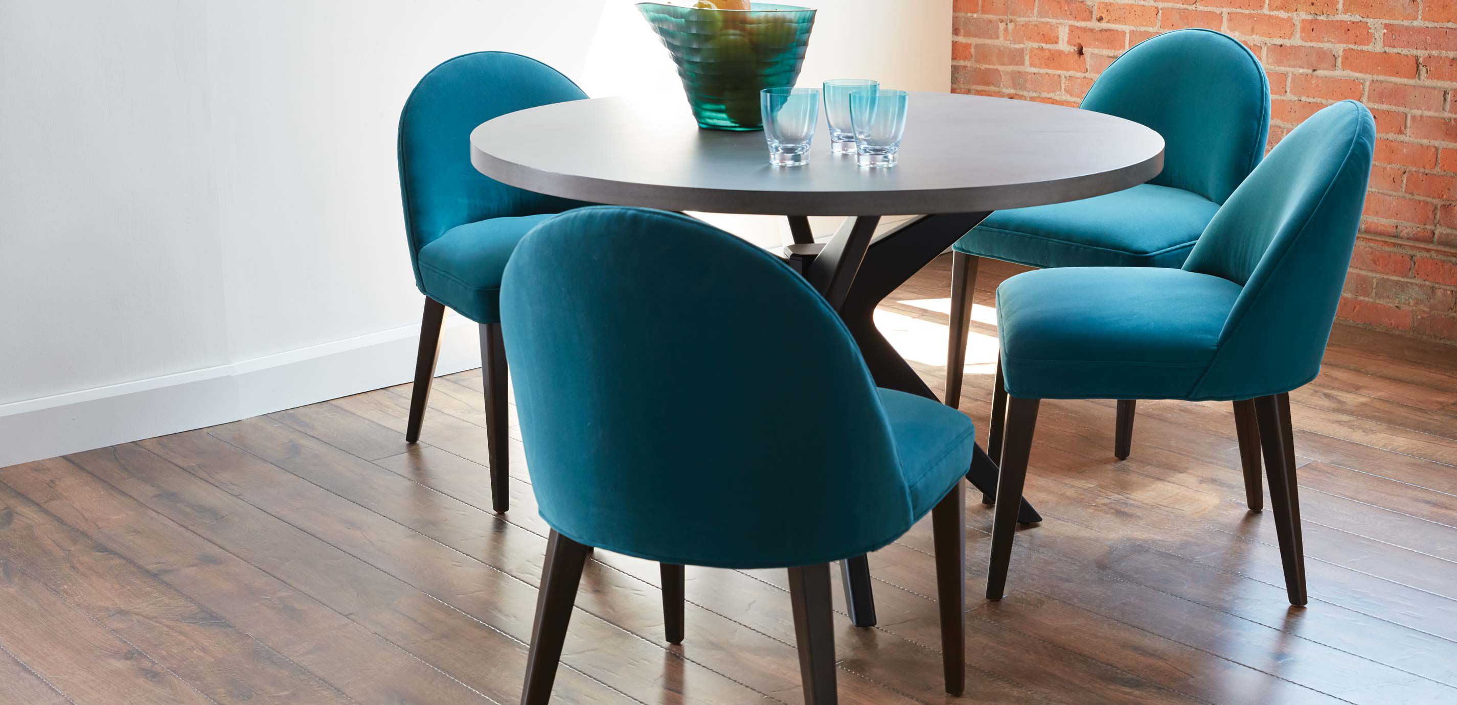 Hazelton Round Dining Table_11