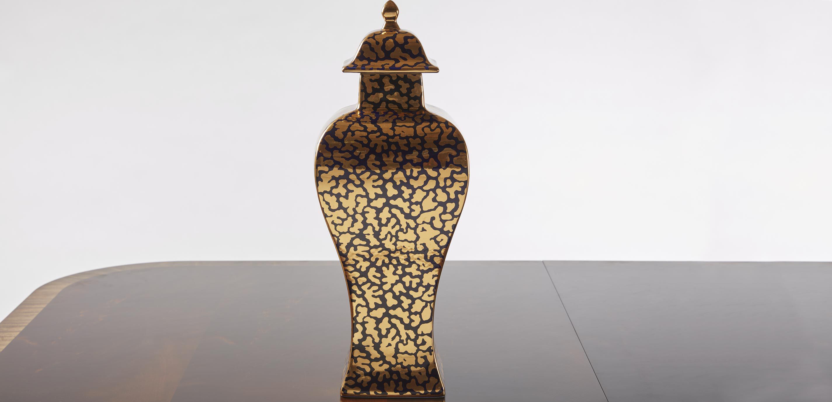 Blue and Gold Porcelain Jar_1