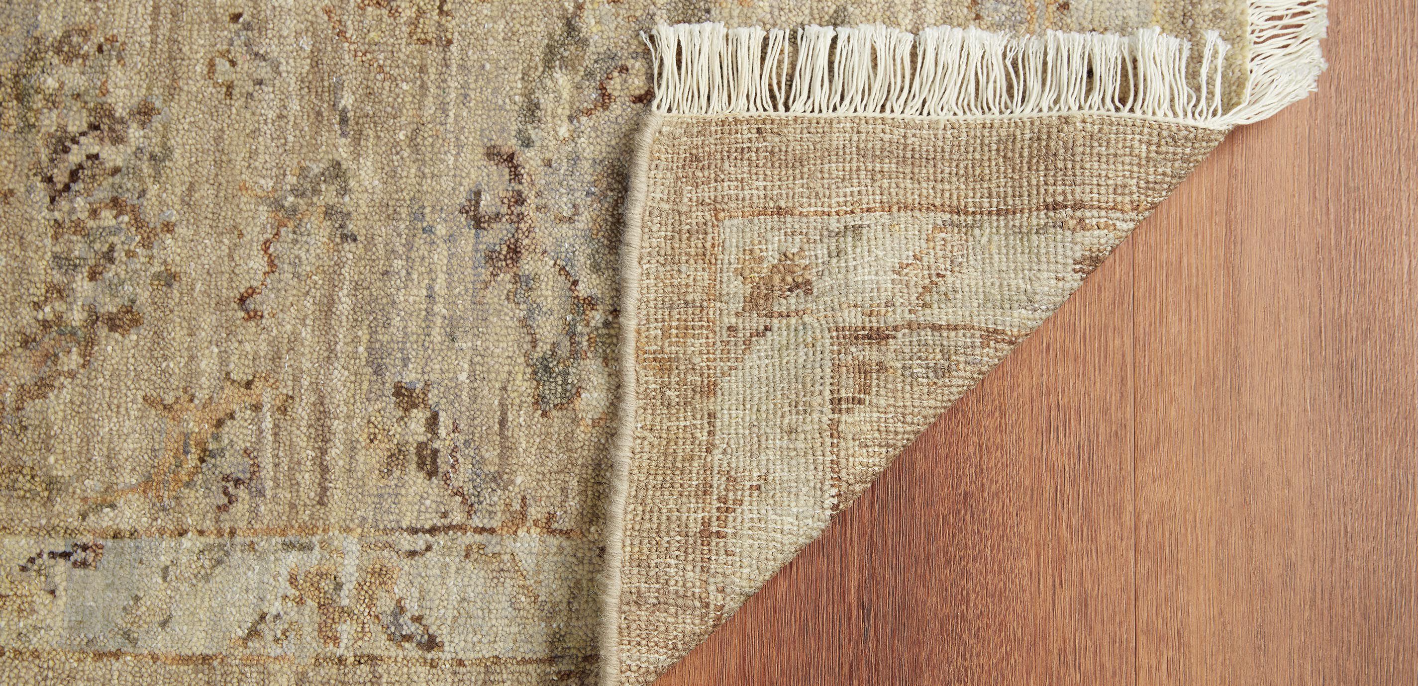 Modern Ziegler Persian-Inspired Rug_4