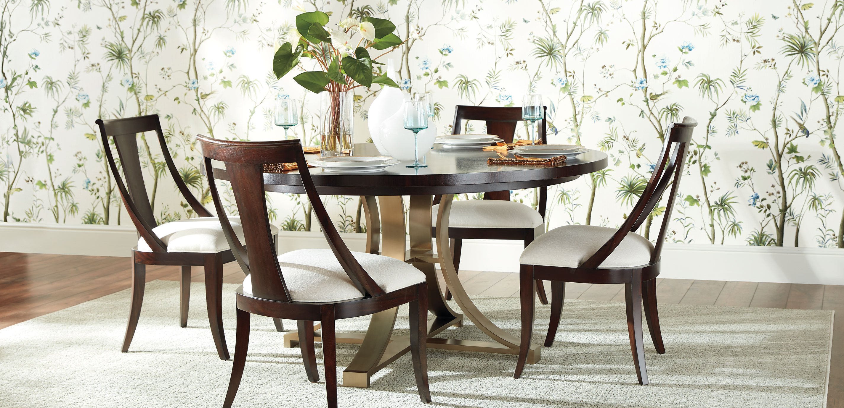Evansview Round Dining Table_6
