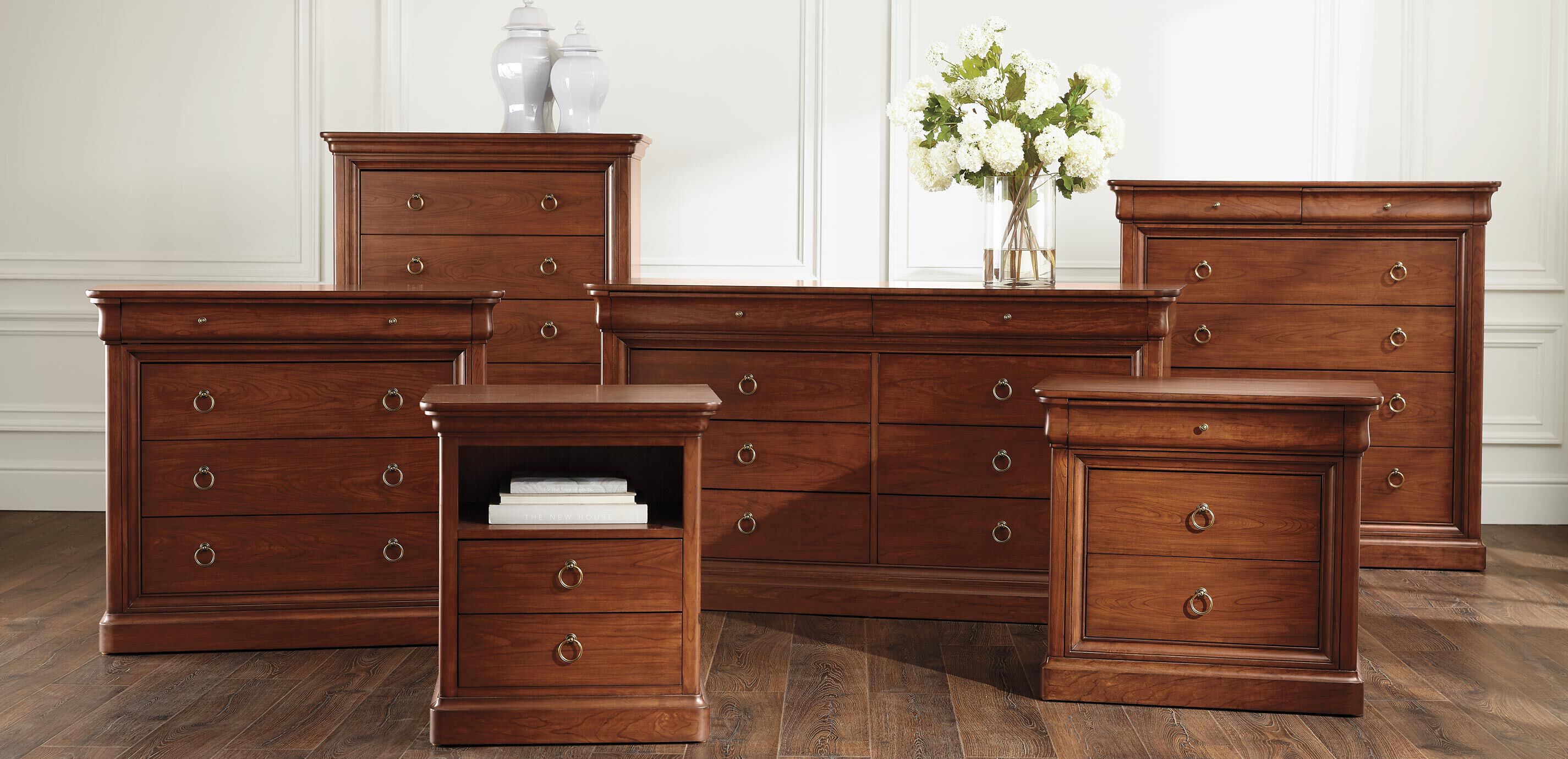 Louis Small Night Table_4