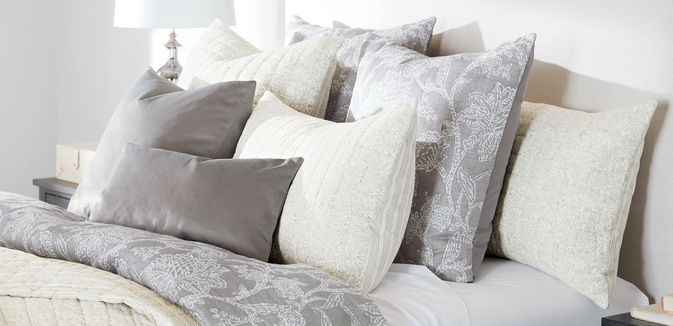 Printed Reversible Quilt and Shams Set_8