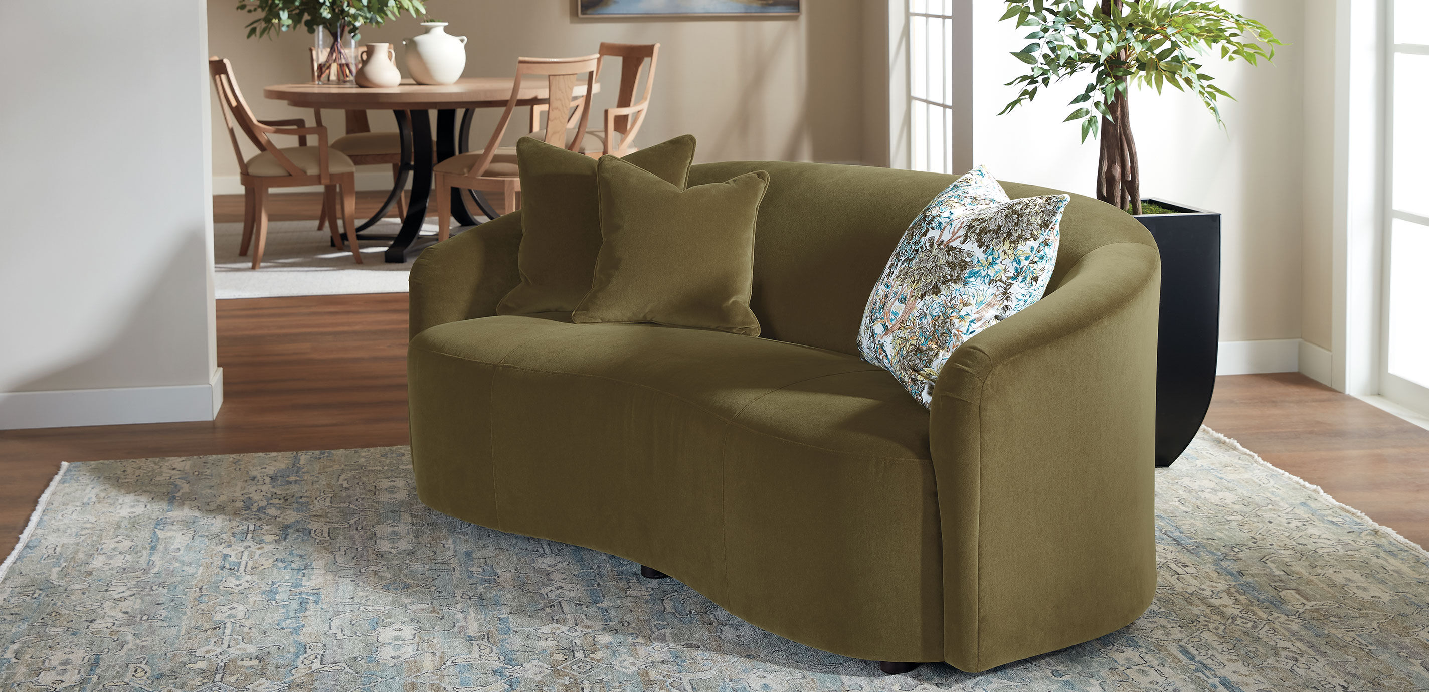 Calista Curved Sofa 