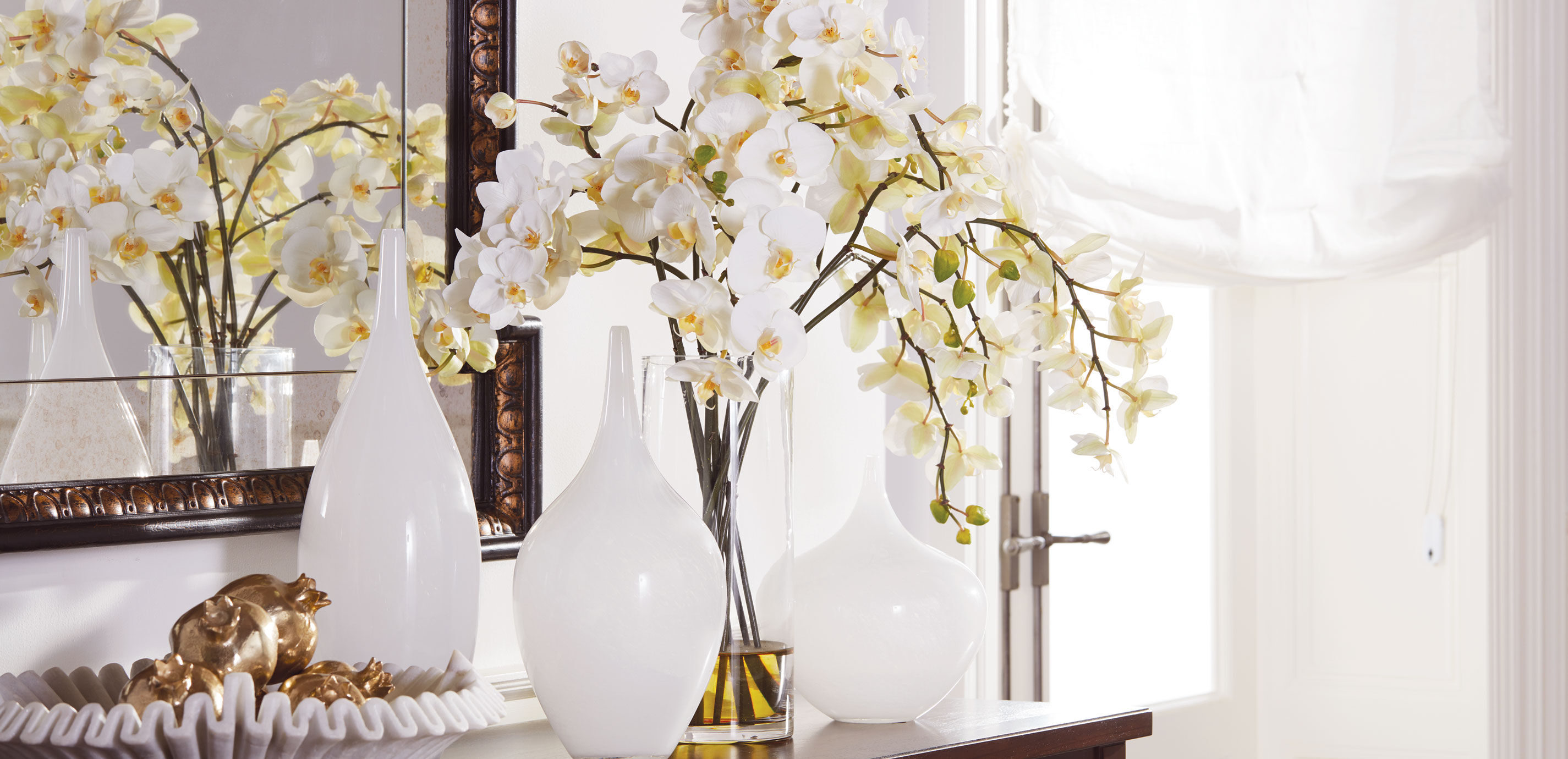 White Orchids in Glass Vase_1