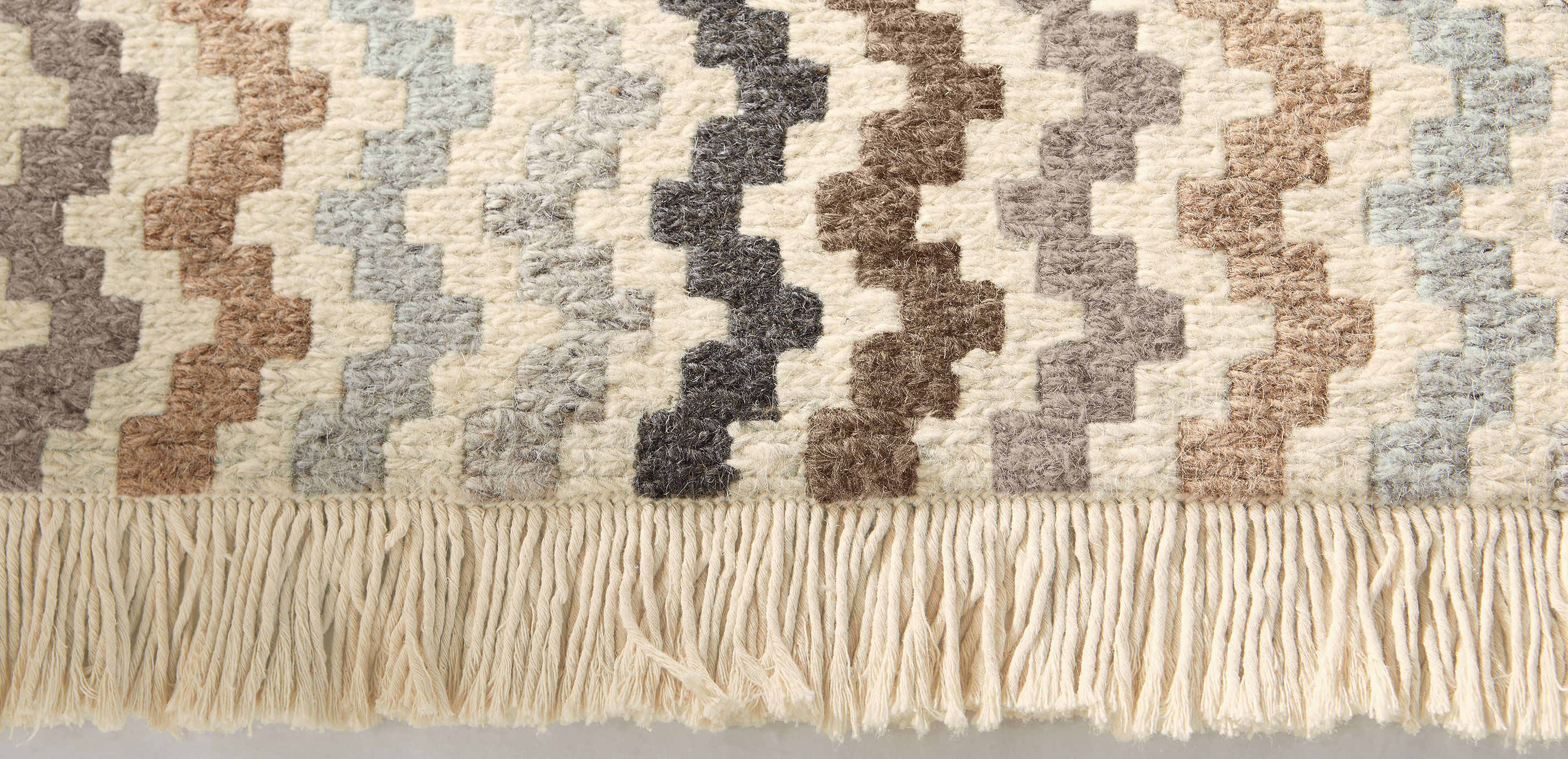 Flamestitch Modern Geometric Rug_6