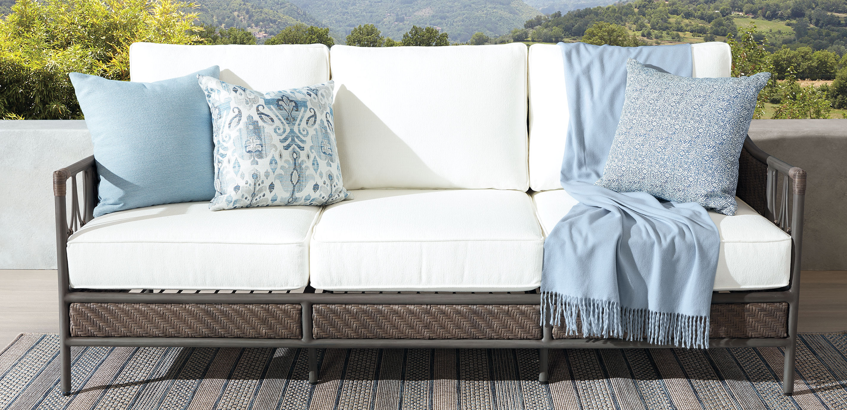 Cape Monaco Outdoor Sofa_3