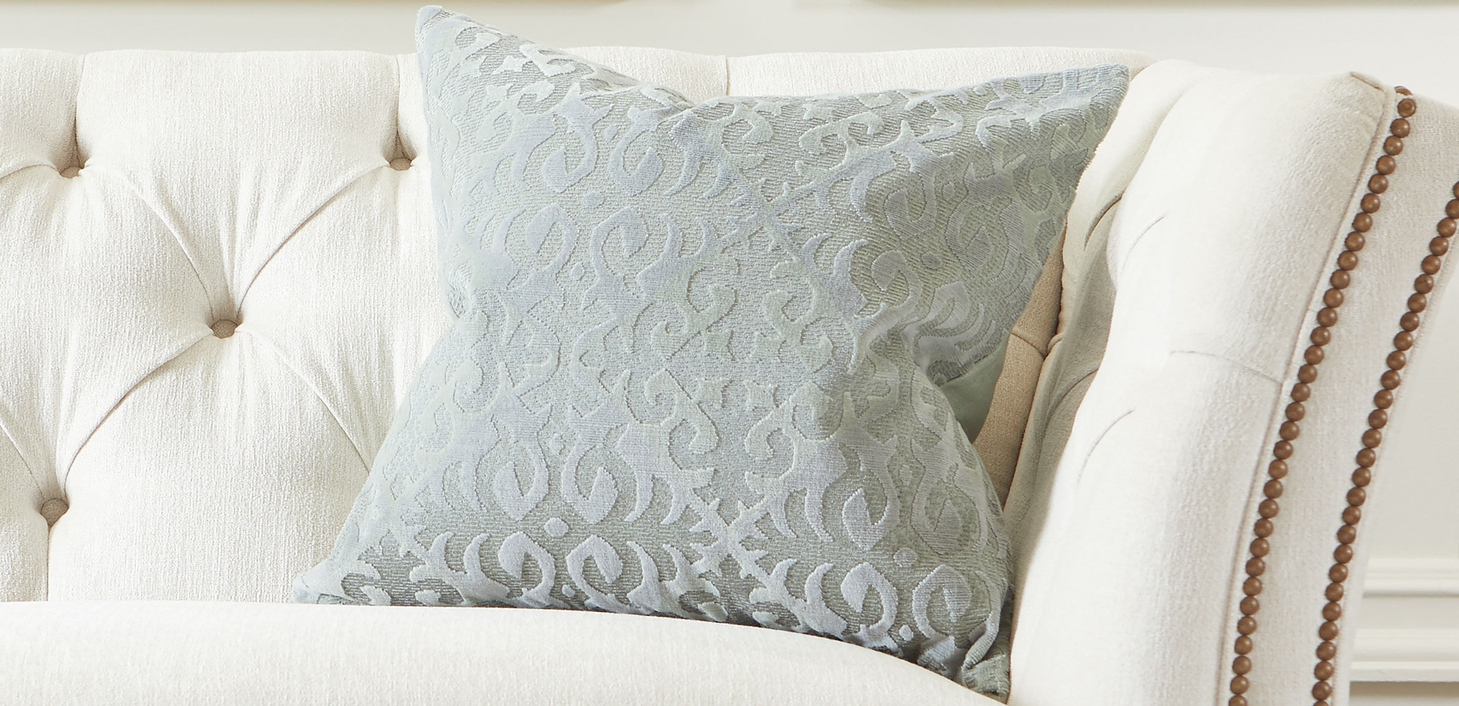 Ombre Cut Velvet Square Pillow_1