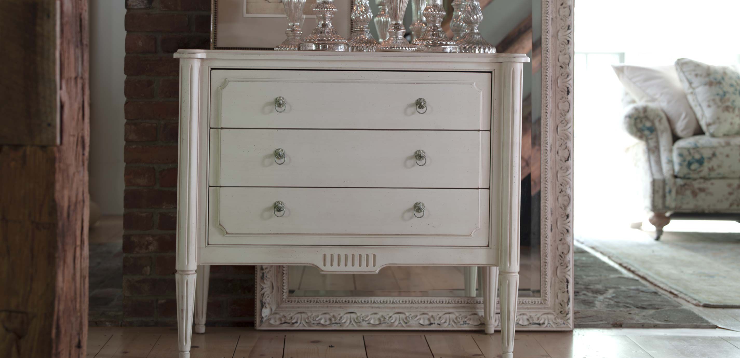 Julian Chest_8