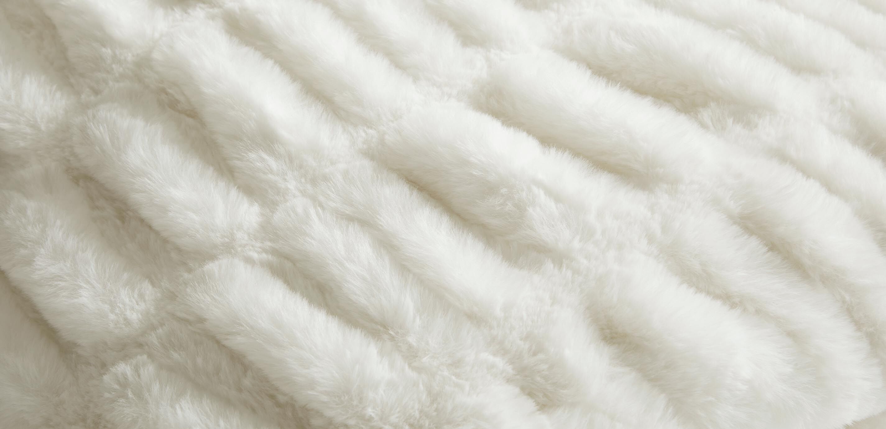 Ruched Faux Fur Throw_2