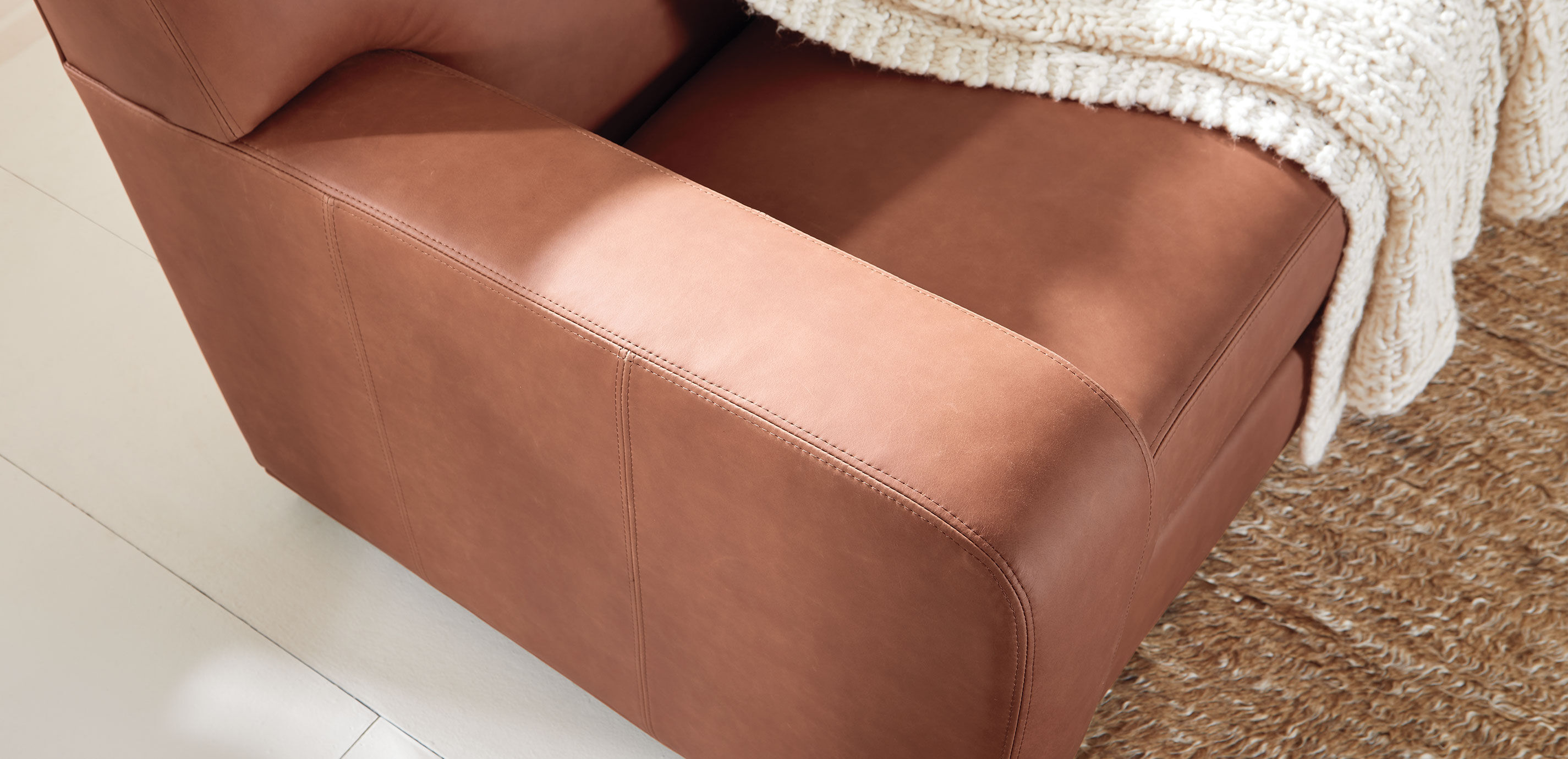 Kellan Modern Leather Club Sofa_4