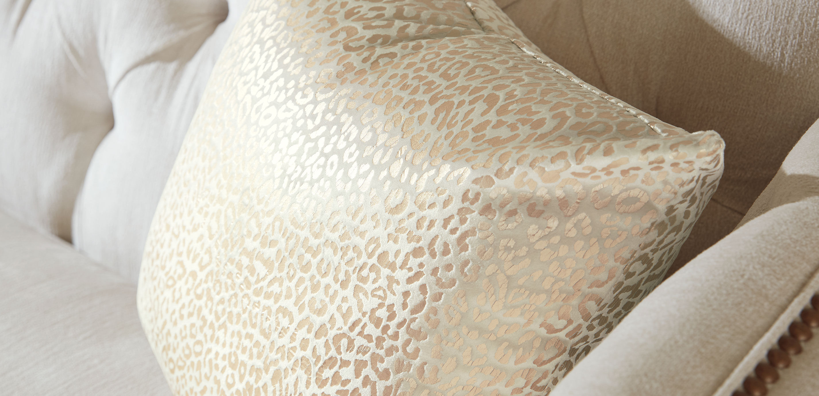 Gold Foil Leopard Velvet Pillow_2