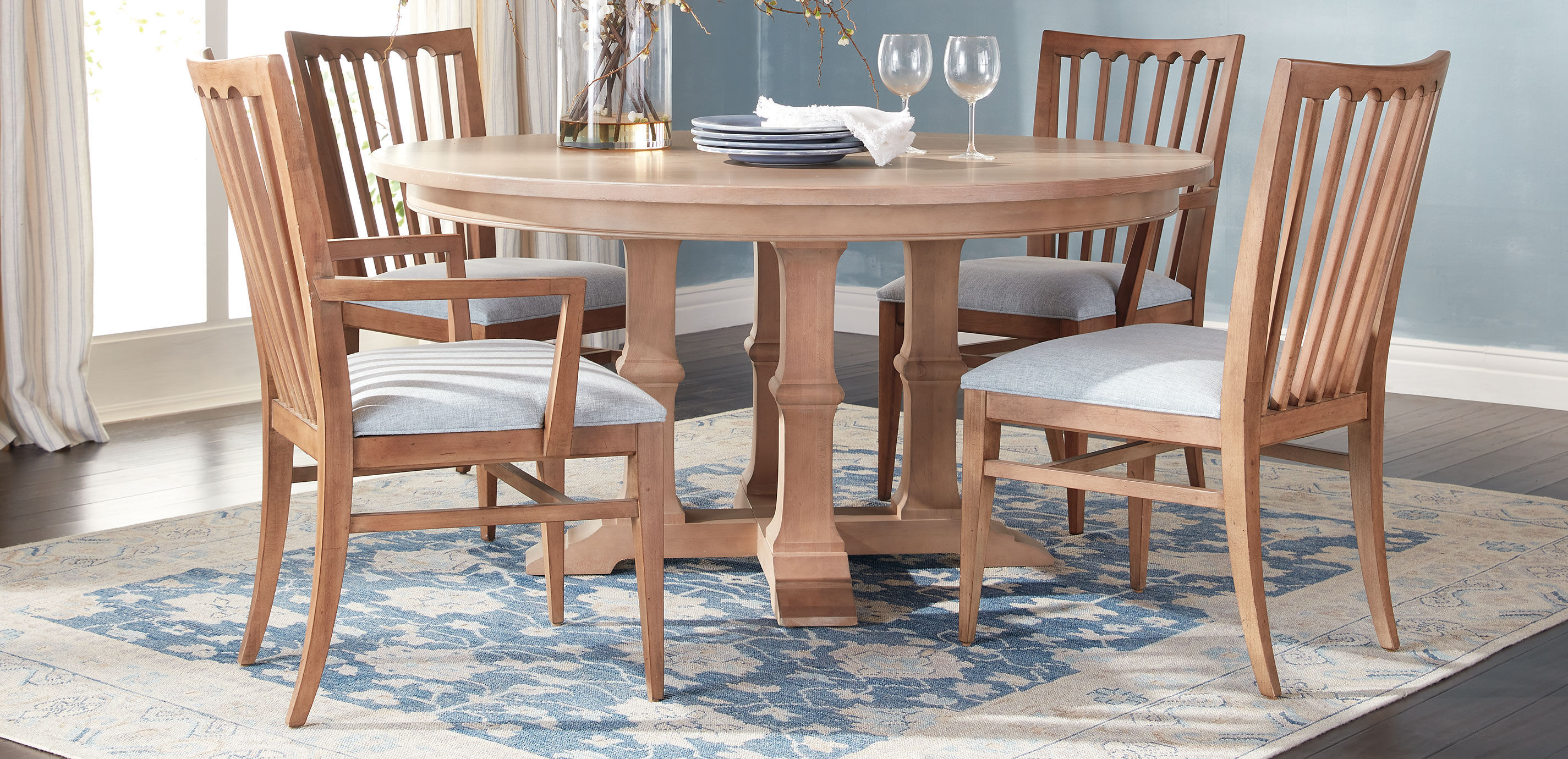 Piermont Round Extension Dining Table_8