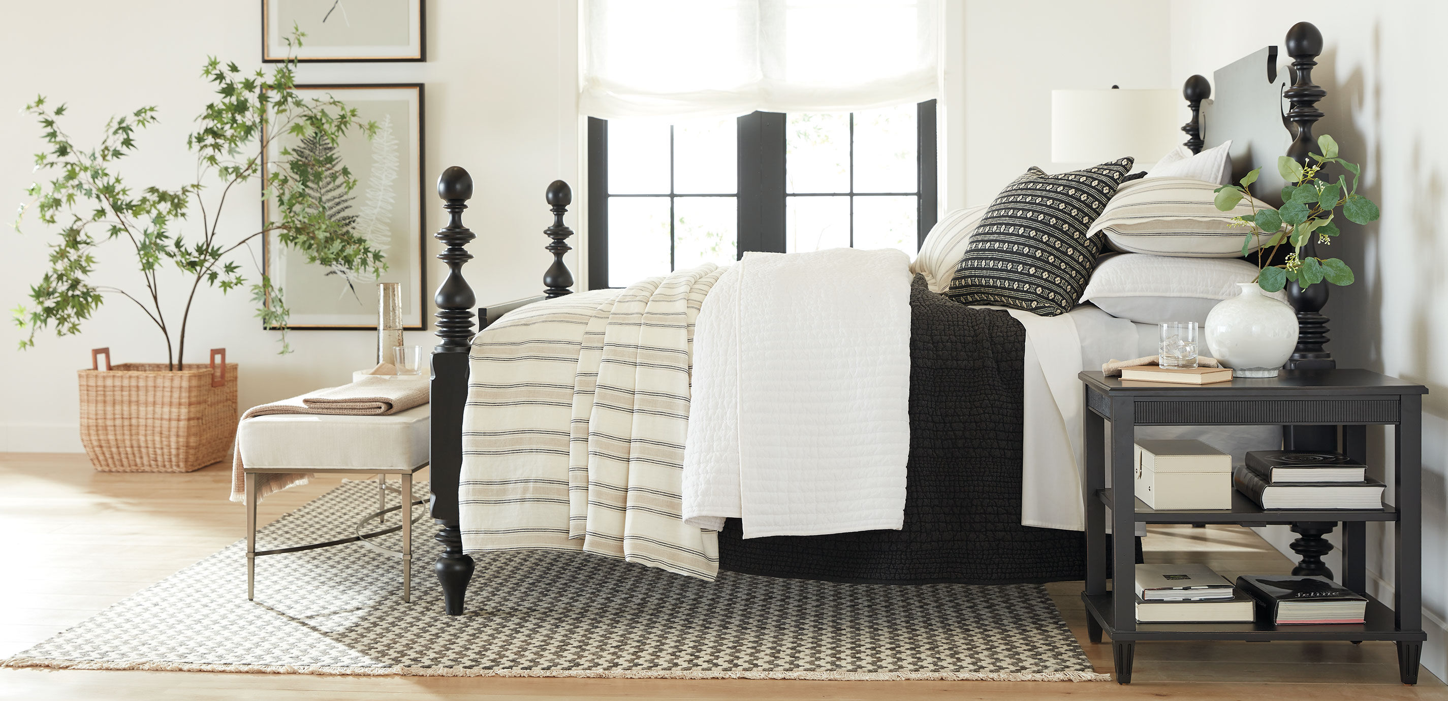 Quincy Bed 