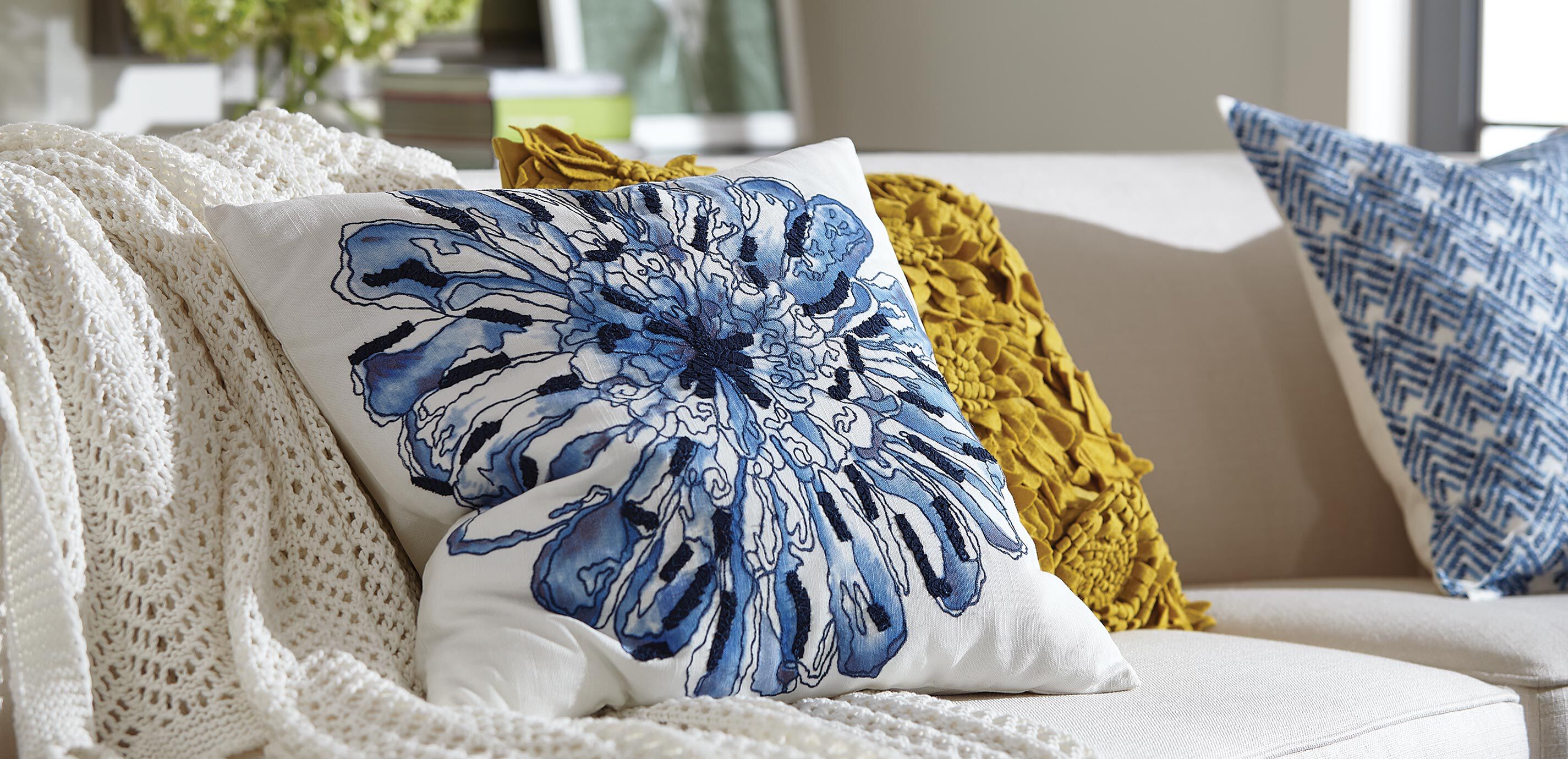 Oversized Bloom Pillow_1