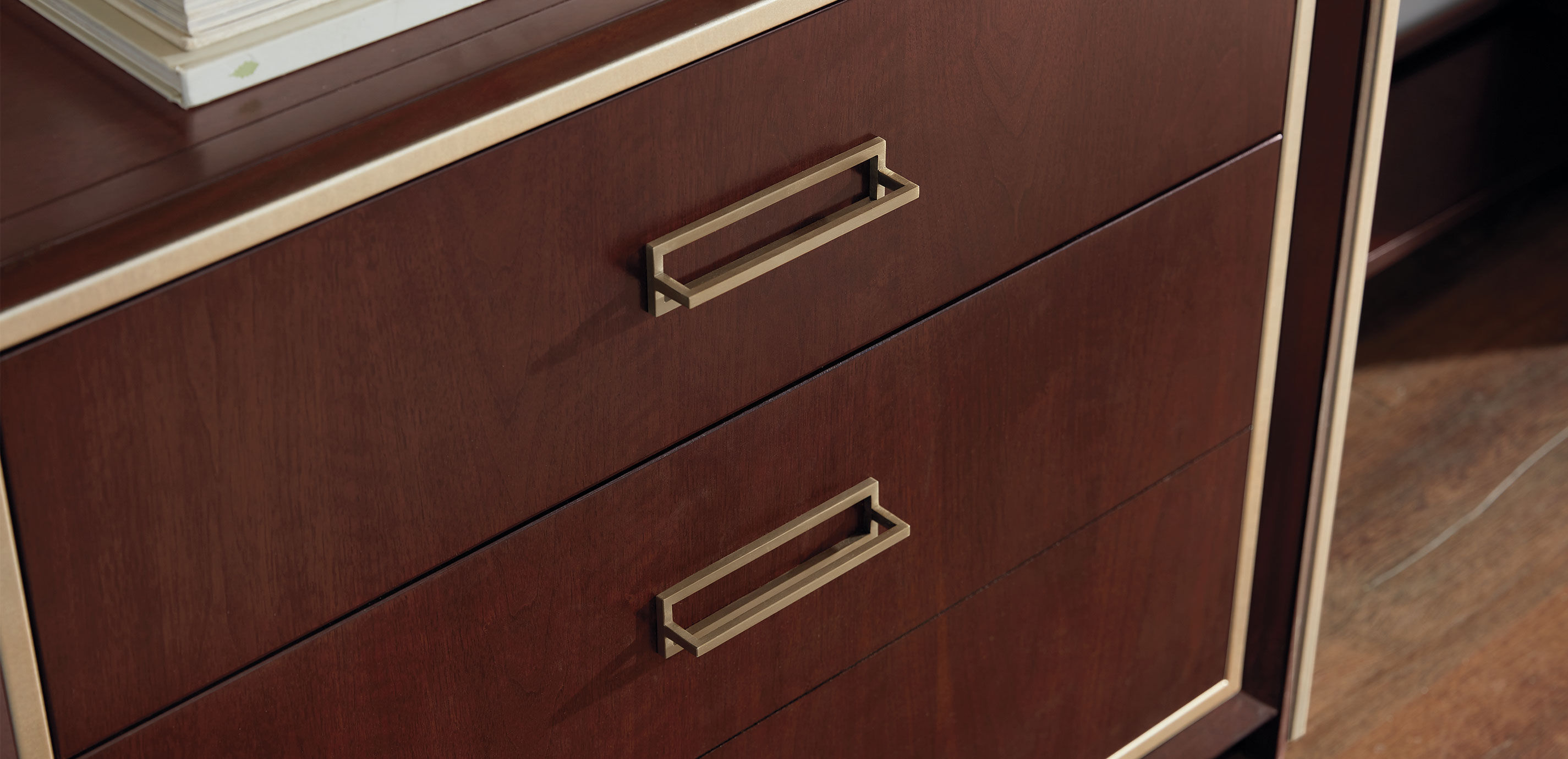 Faraday Classic Three-Drawer Cabinet_7
