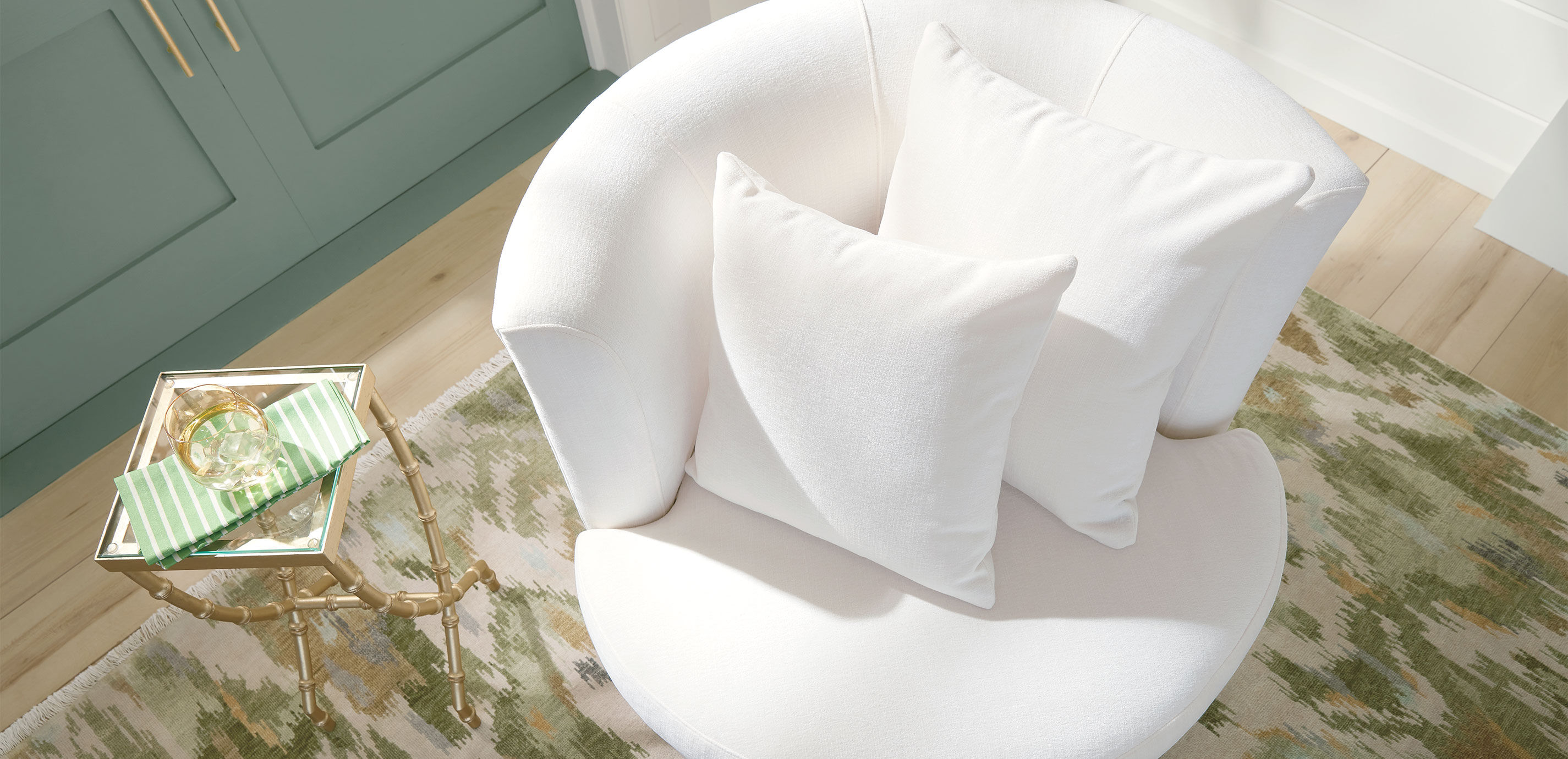 Solenne Swivel Chair