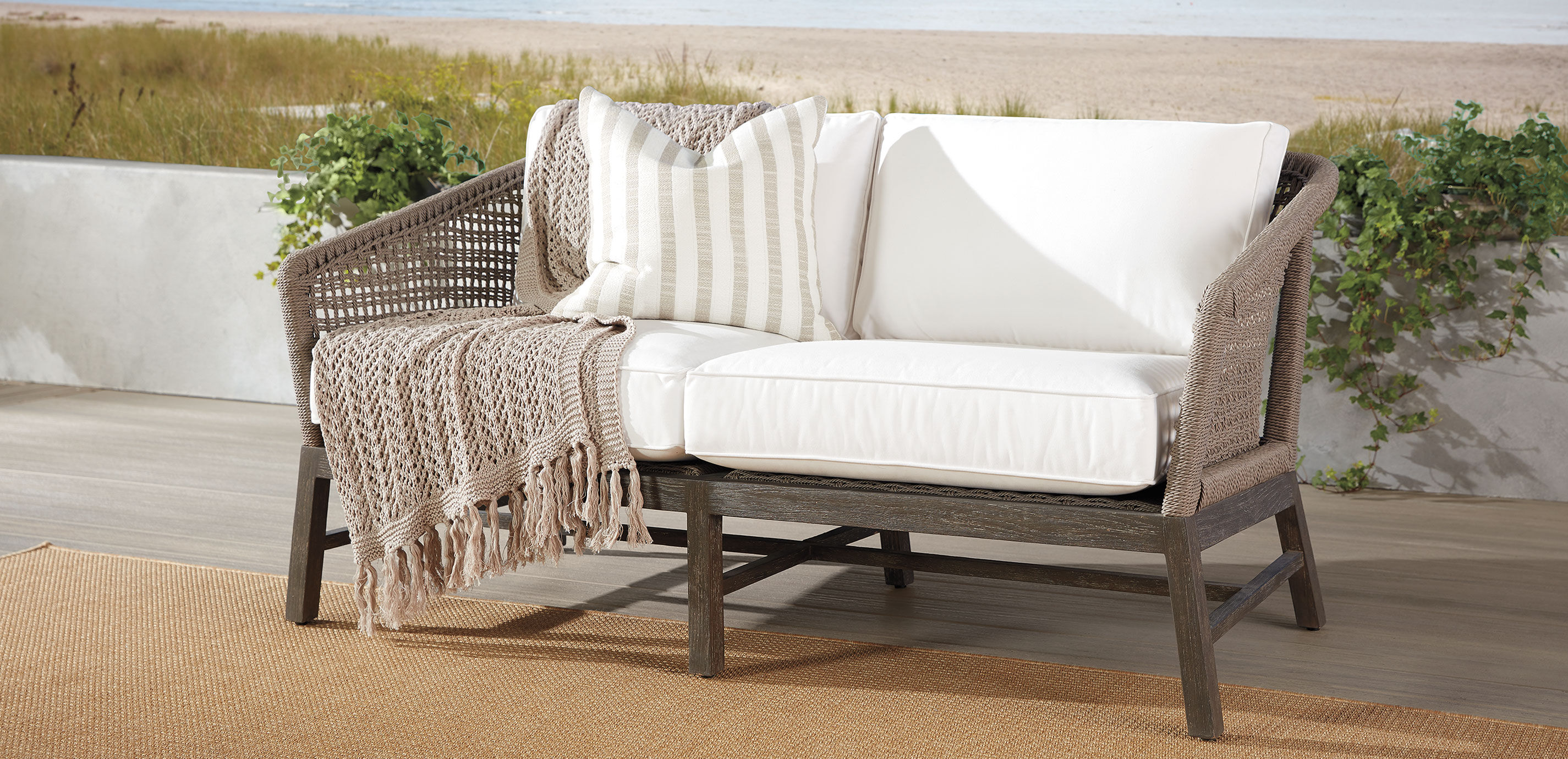 Viscaya Outdoor Loveseat_5
