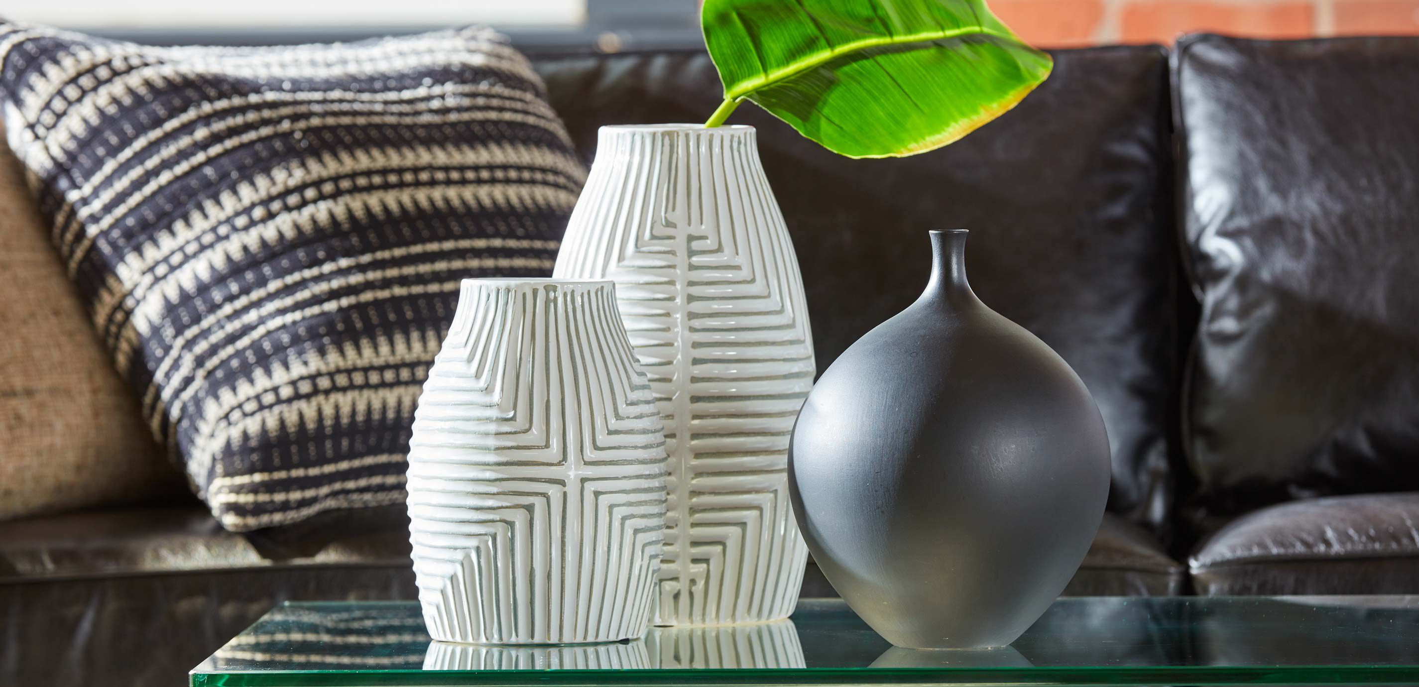Issa Round Black Vase_3