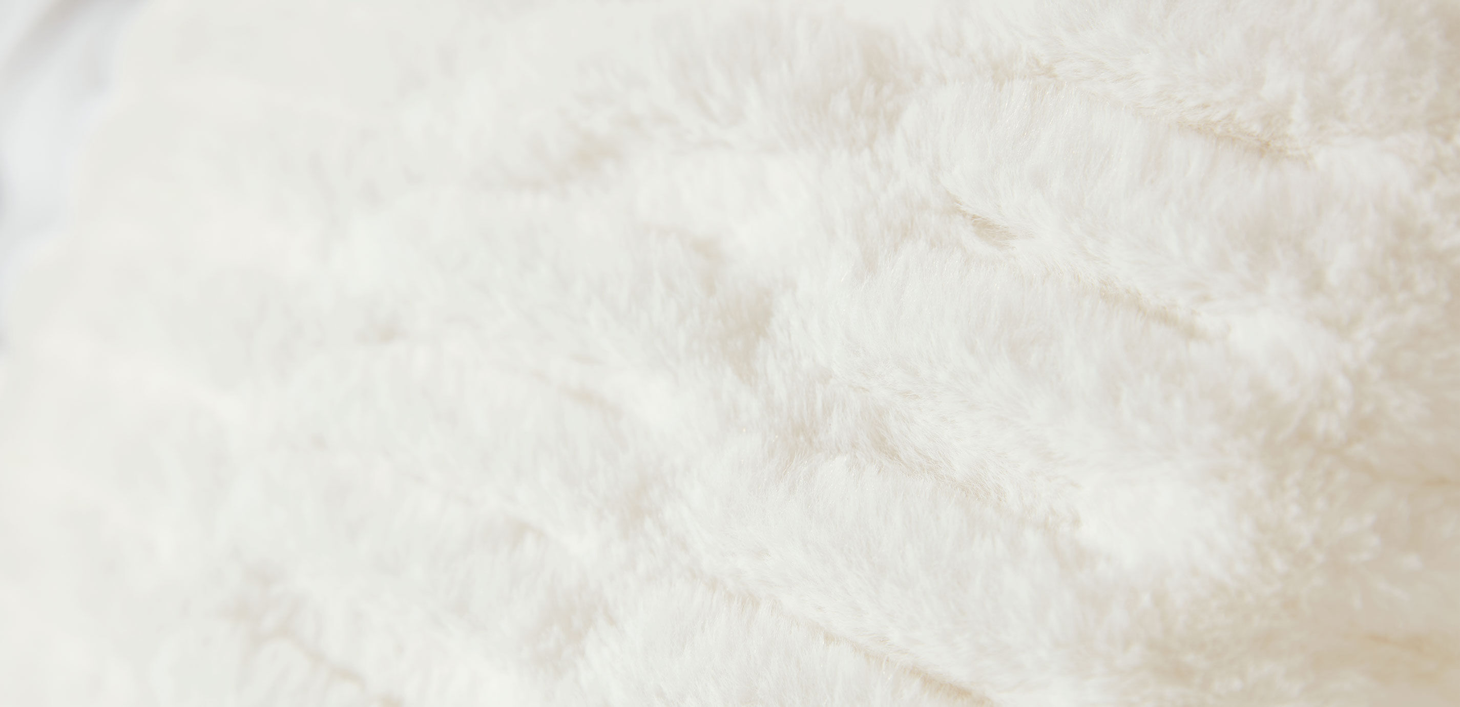 Ruched Faux Fur Pillow_2