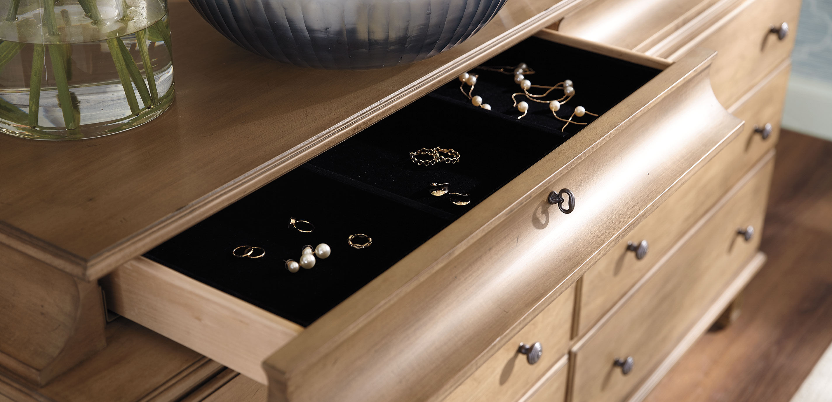 Leora Double Dresser_8