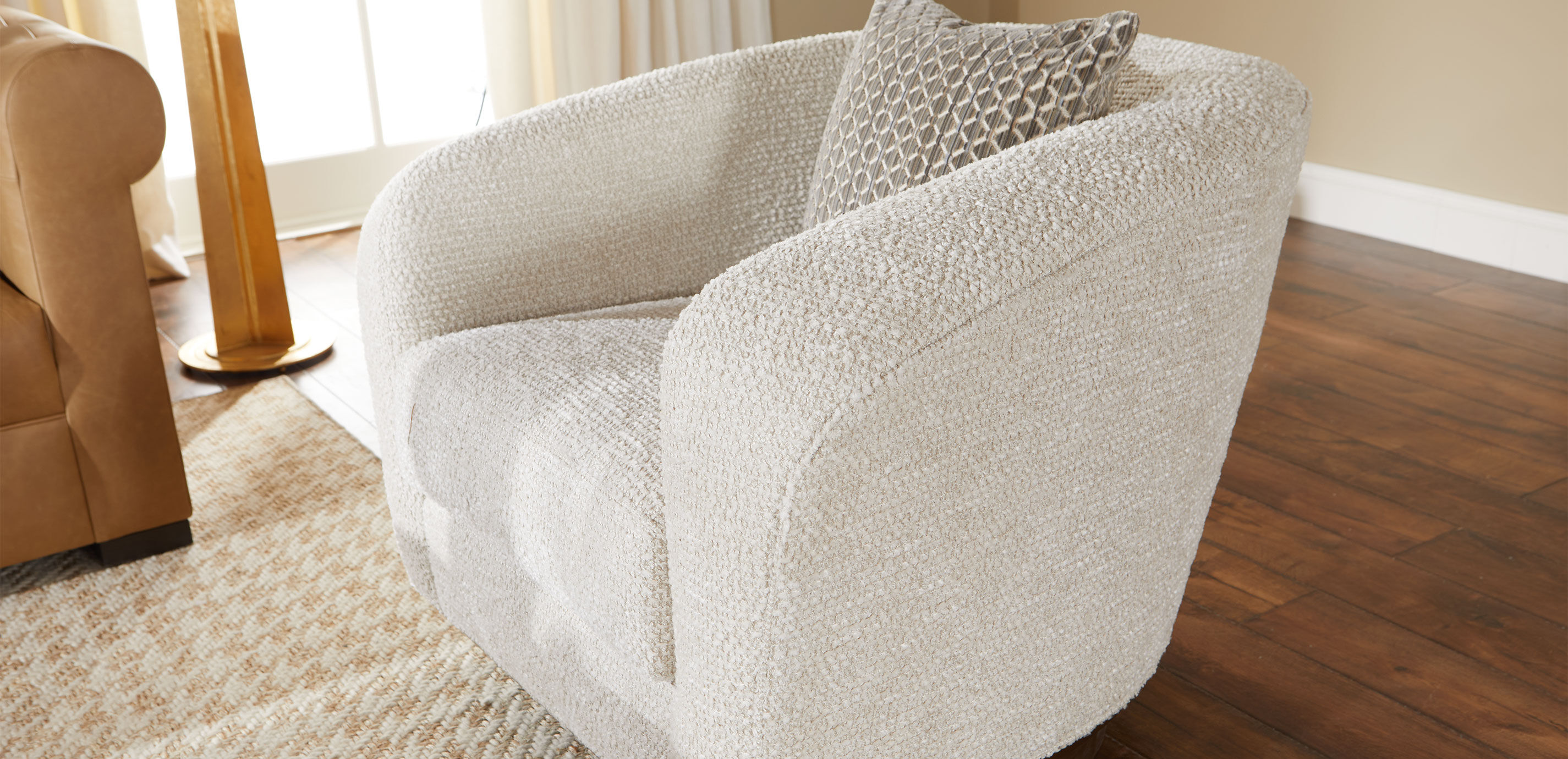 Helena Swivel Chair_5