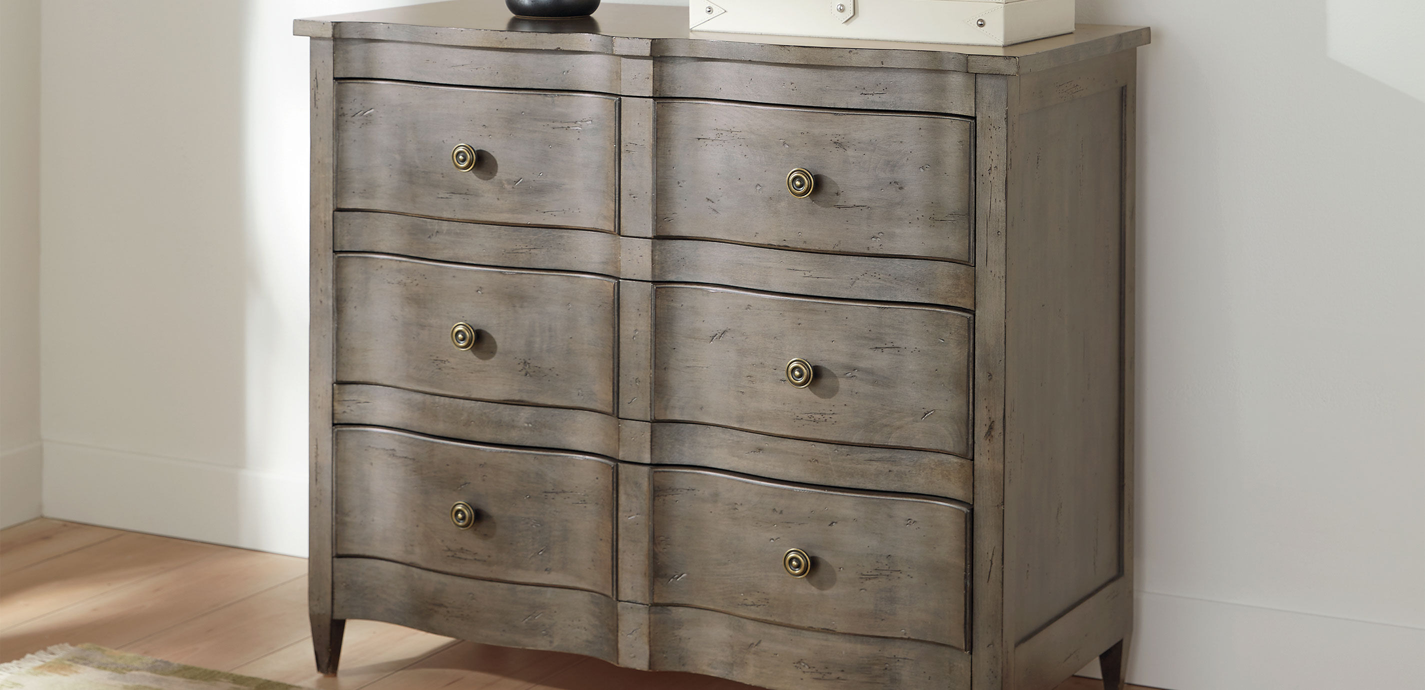 Wynn Chest_5