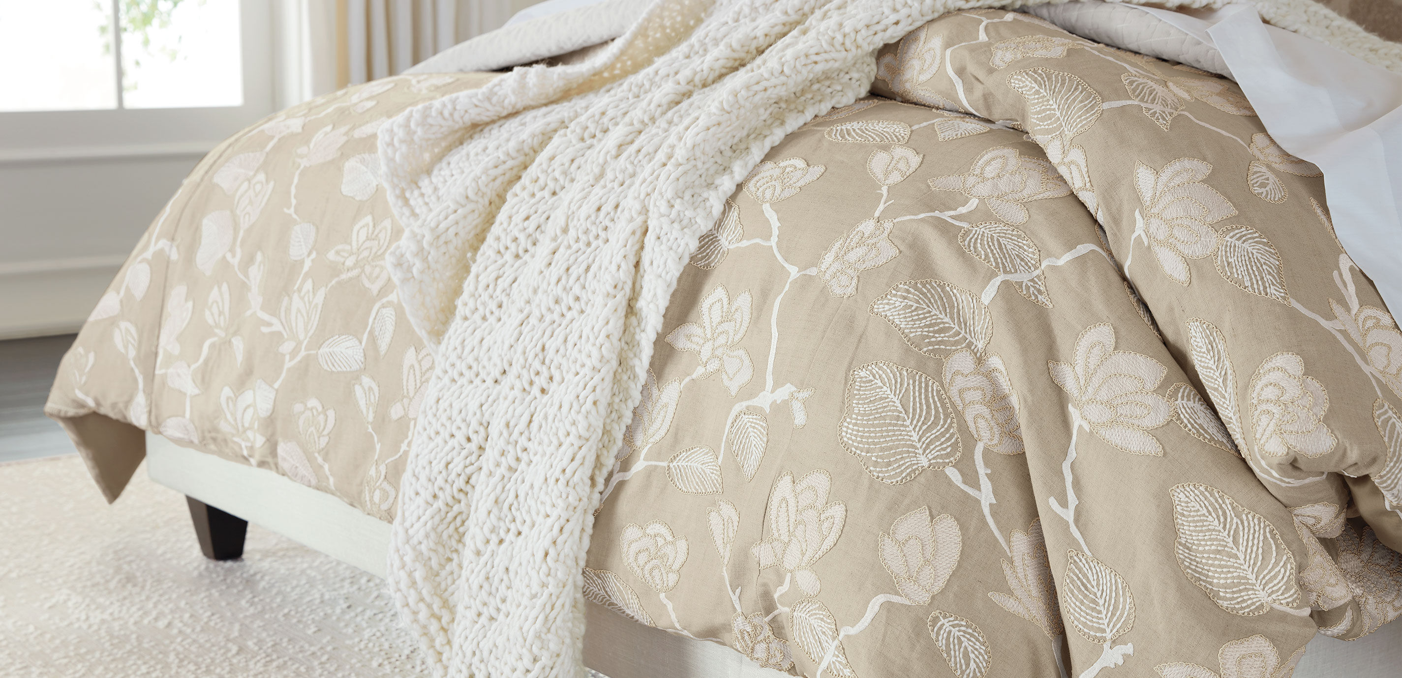 Linen-Blend Floral Embroidered Duvet Cover and Shams Set, Natural_5