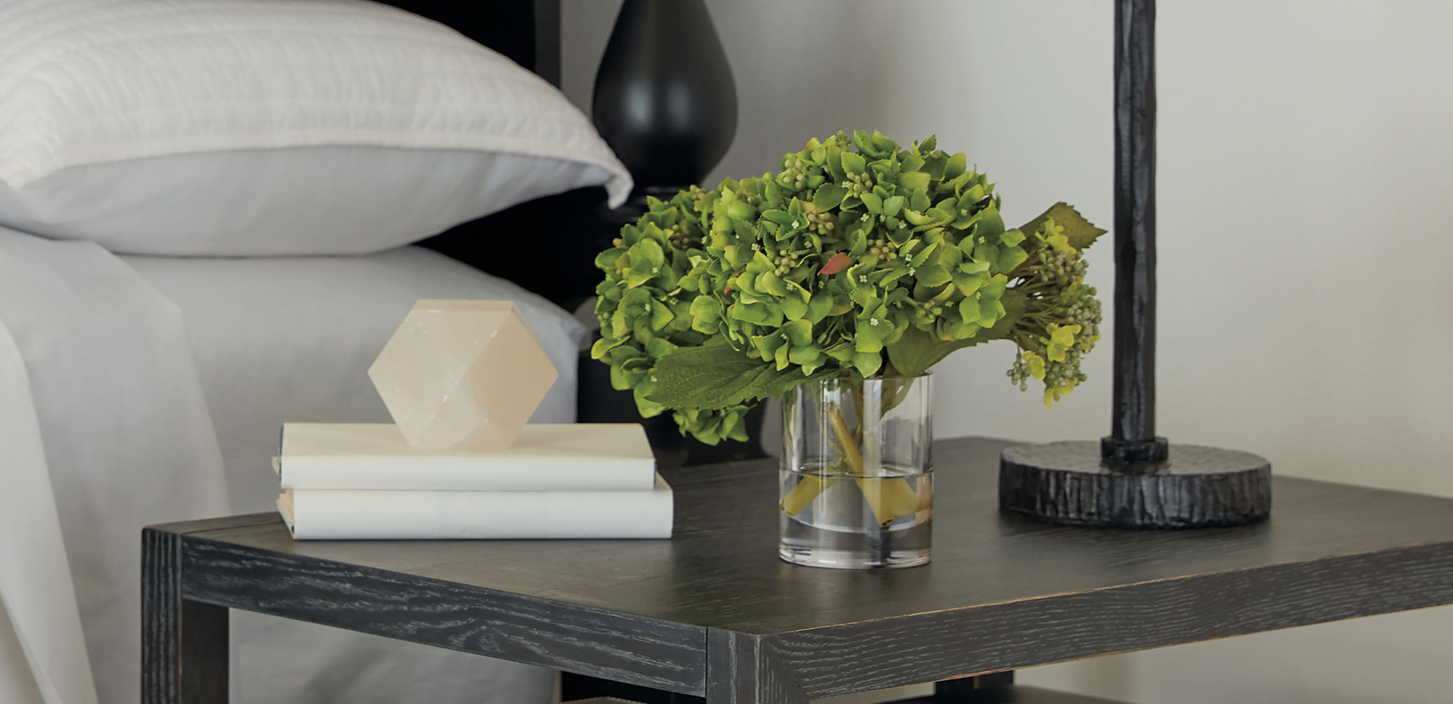 Hydrangea and Buds in Small Glass Vase_5