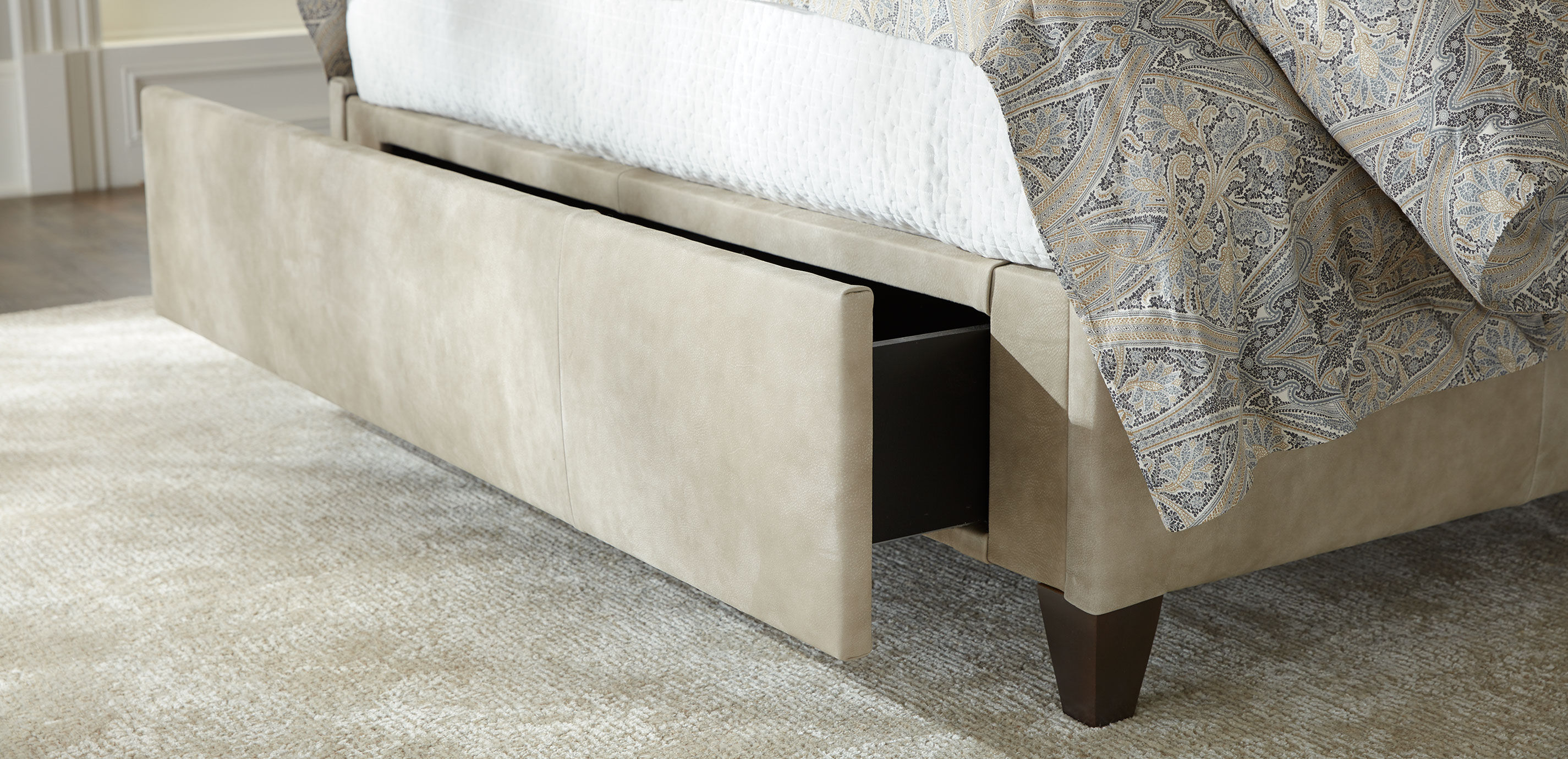 Woolson Leather Tufted Storage Bed_2