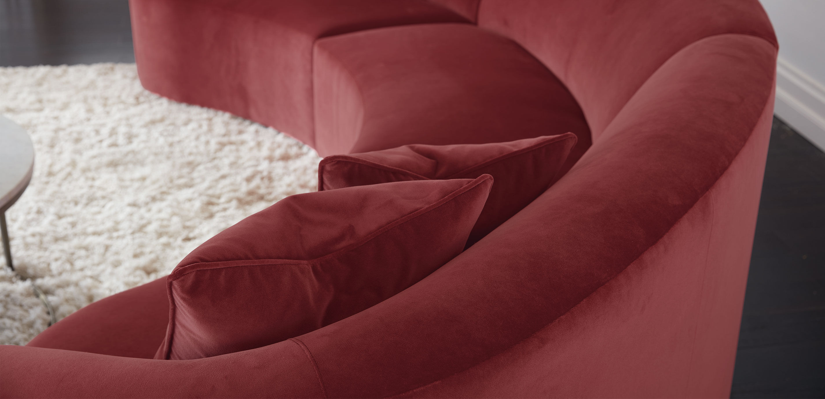 Calista Curved Three-Piece Sectional_10