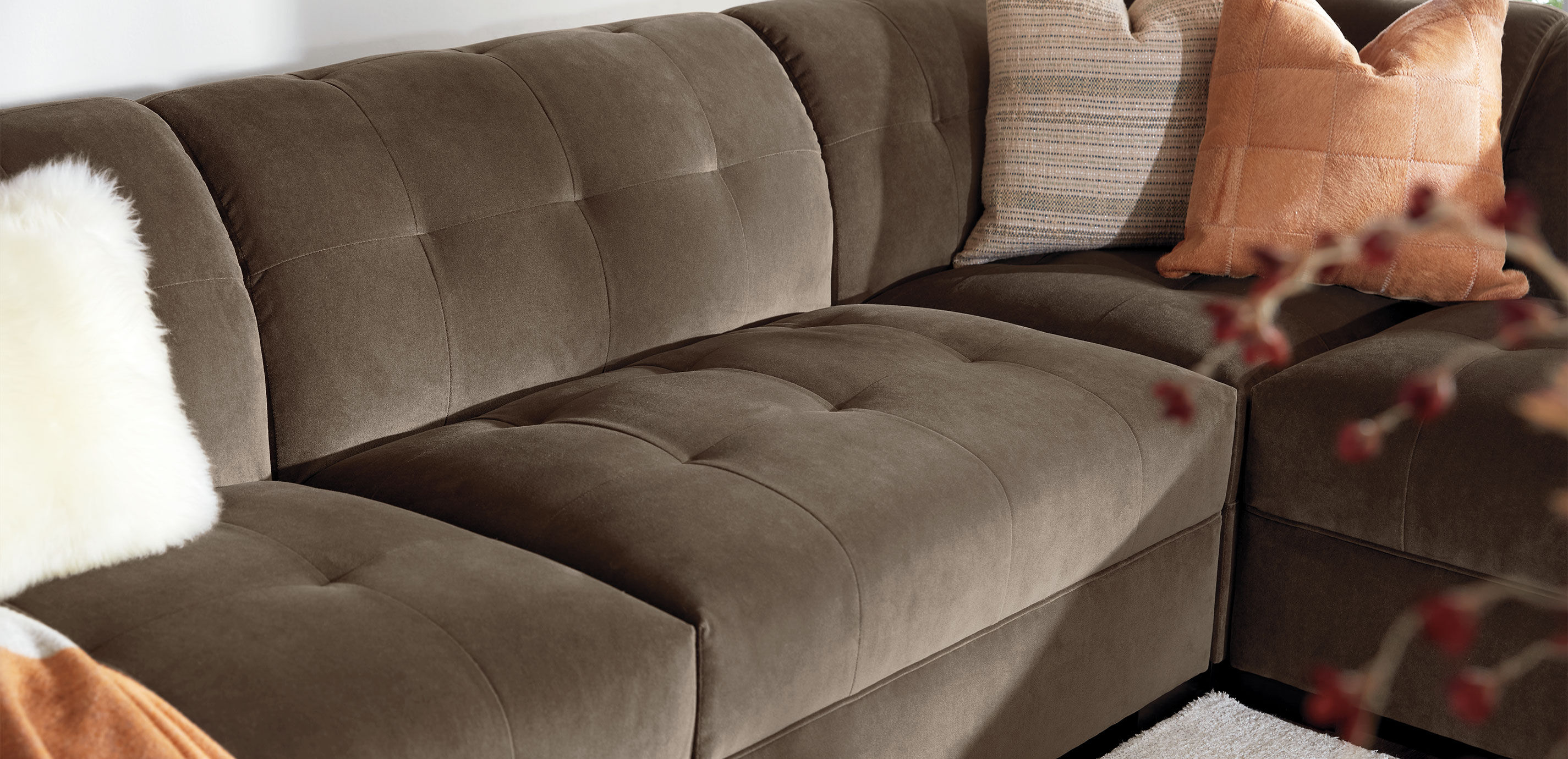 Rockwell Four-Piece Sectional_7