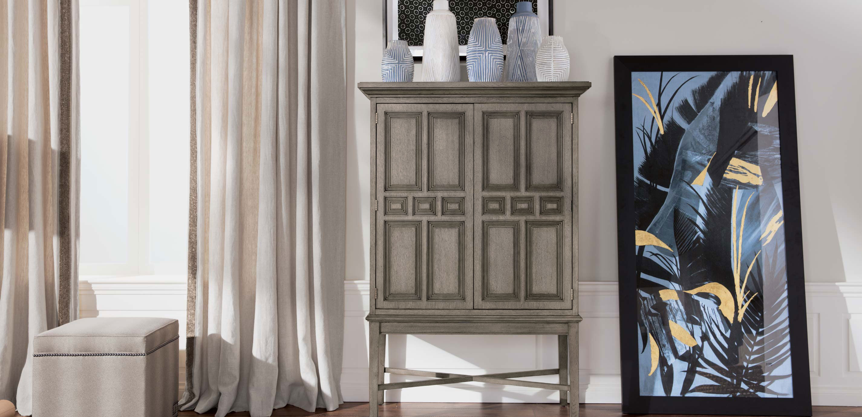 Carys Bar Cabinet_12