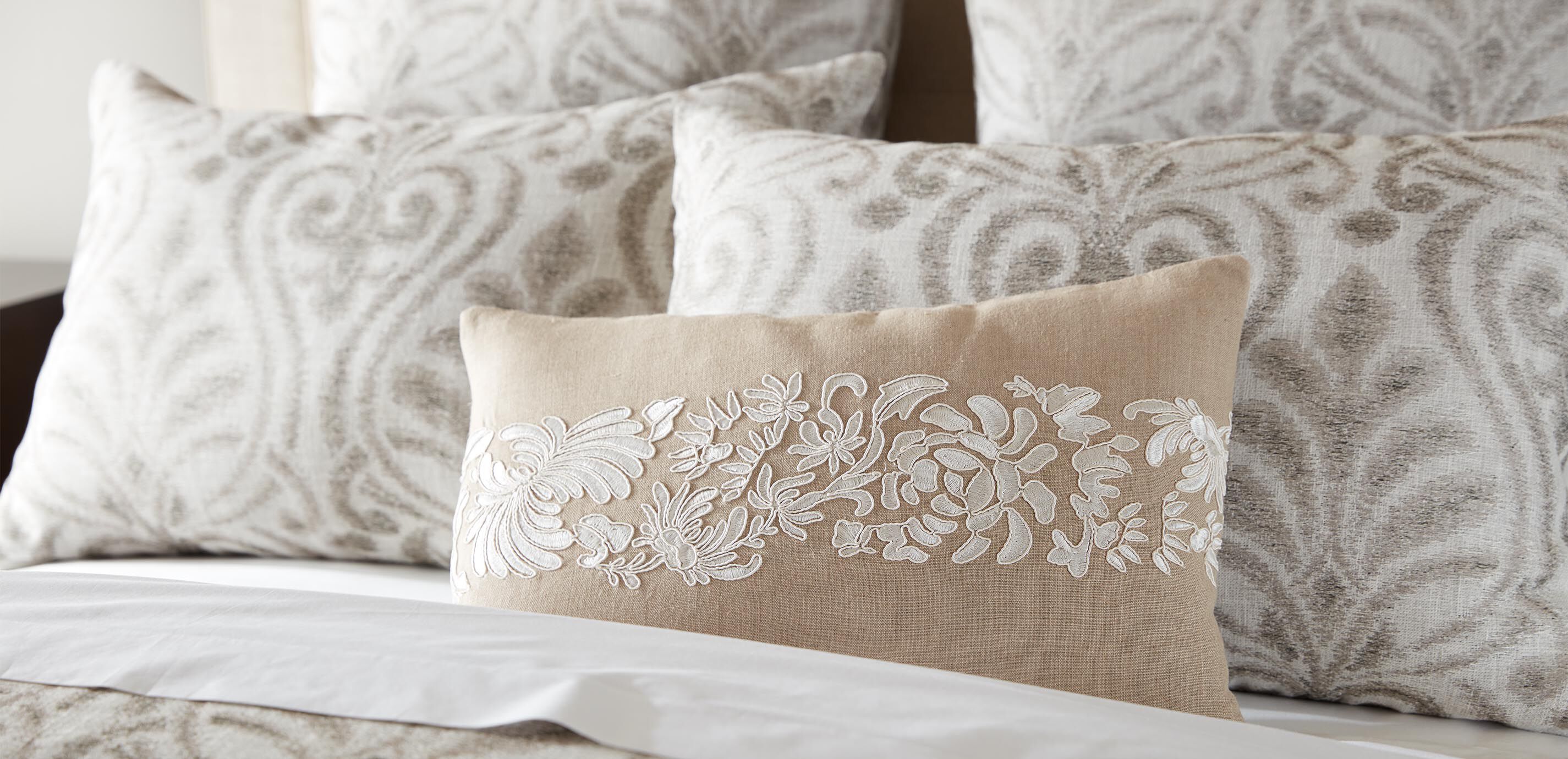 Natural Linen Lumbar Pillow_2